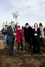 Left: Chief Minister Jon Stanhope MLA, Norma and Peter Mills and the Prime Minister Julia Gillard