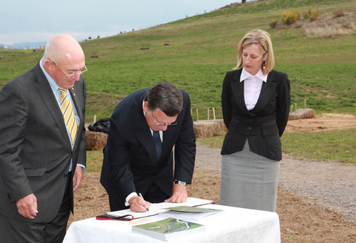 Mr John Mackay, His Excellency Mr Jose Manuel Barroso and ACT Chief Minister Katy Gallagher