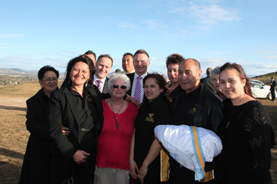 Chief Minister with members of Te Rere O Te Tarakakao