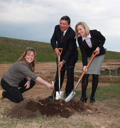 Ms Emma De Landre, His Excellency Mr Jose Manuel Barroso and ACT Chief Minister Katy Gallagher