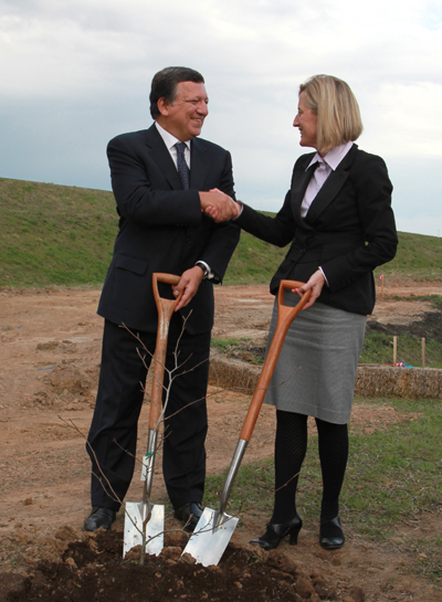 His Excellency Mr Jose Manuel Barroso and ACT Chief Minister Katy Gallagher.