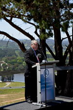 Mr John King, RSL President giving his address. View larger image here.