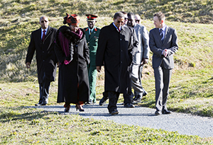 President Tanzania, wife and Min Rattenbury walking crop