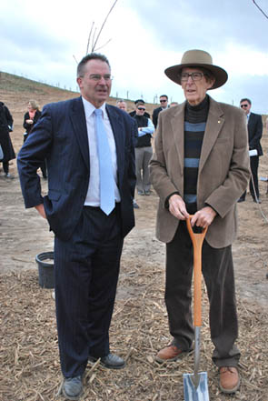 Chief Minister Jon Stanhope and Dr Robert Boden OAM